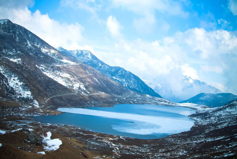 Aayush - Scenic View of Snow Clad Mountains in Yuksom Sikkim, Scenic places to visit in Sikkim, Best Sikkim Travel Agents, Sikkim Travel Packages at Affordable Price